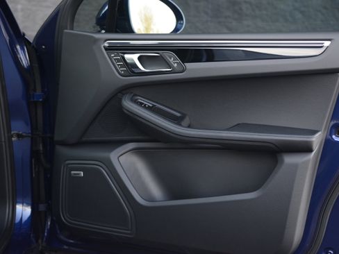 Used 2026 Porsche Macan image 27