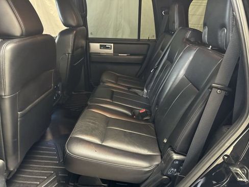 Used 2017 Ford Expedition XLT w/ Equipment Group 202A AWD/4WD image 12