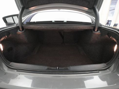 Used 2018 Dodge Charger GT w/ Blacktop Package image 10