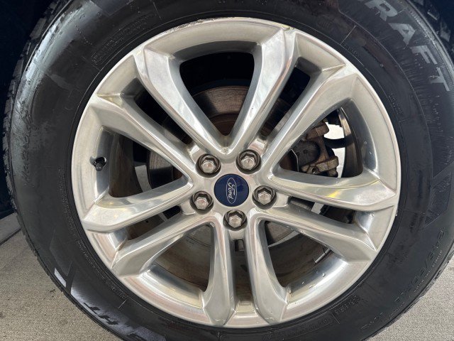 Used 2017 Ford Edge SEL w/ Equipment Group 201A FWD image 5