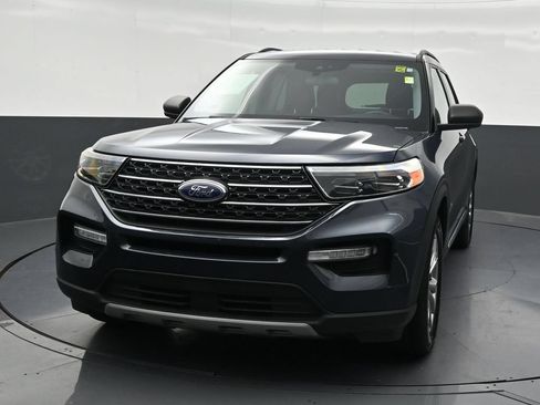 Used 2022 Ford Explorer XLT w/ Equipment Group 202A RWD image 9