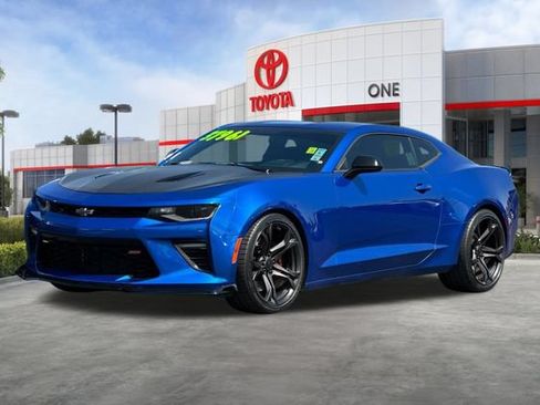 Used 2018 Chevrolet Camaro SS RWD image 9