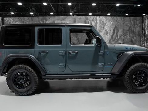 Used 2024 Jeep Wrangler Unlimited AWD/4WD image 22