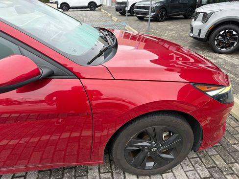 Used 2022 Hyundai Elantra SEL w/ Convenience Package FWD image 14