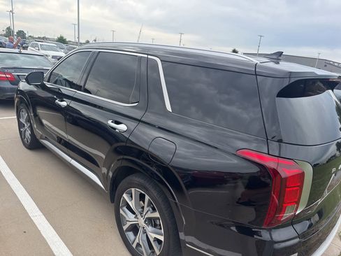 Used 2021 Hyundai Palisade Limited FWD image 2