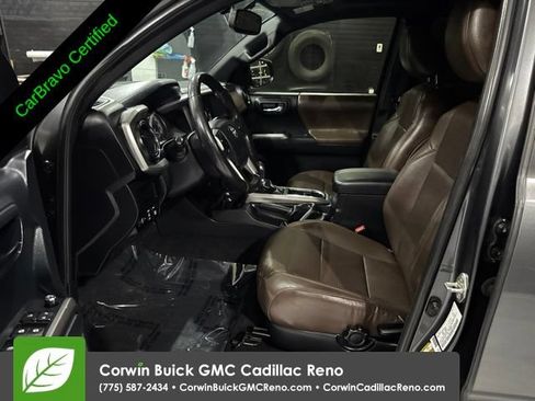 Used 2017 Toyota Tacoma Limited w/ Tow Package AWD/4WD image 13