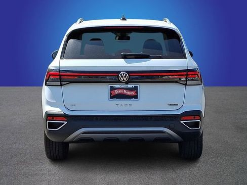 Used 2025 Volkswagen Taos SE AWD/4WD image 5