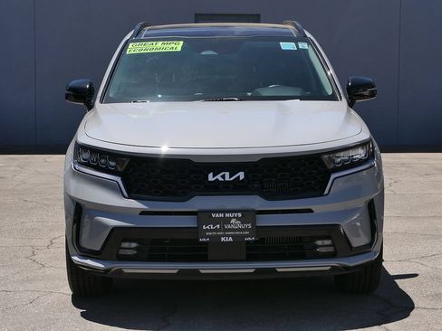 Used 2023 Kia Sorento EX w/ Panoramic Sunroof Package FWD image 8