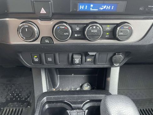Used 2022 Toyota Tacoma SR5 image 39
