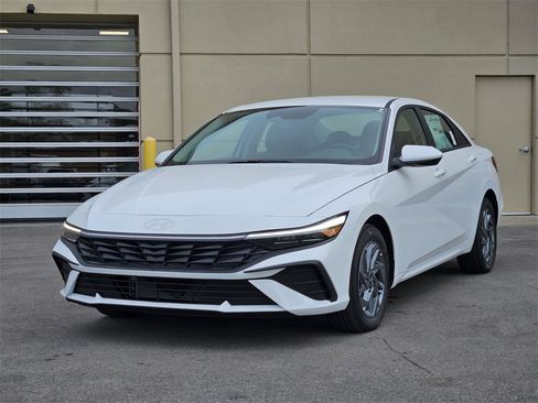 New 2026 Hyundai Elantra Blue image 3