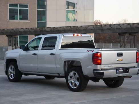 Used 2018 Chevrolet Silverado 1500 Custom w/ Custom Convenience Package image 21