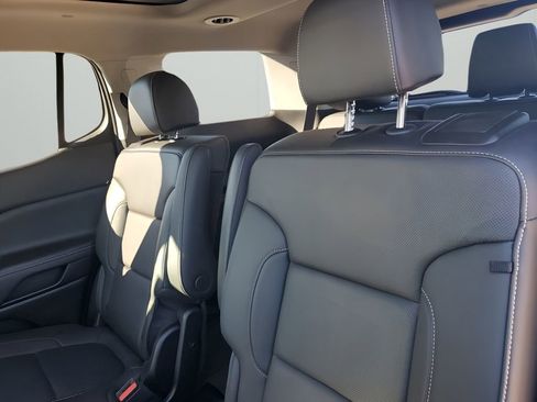 Used 2023 GMC Acadia SLT w/ Technology Package image 19