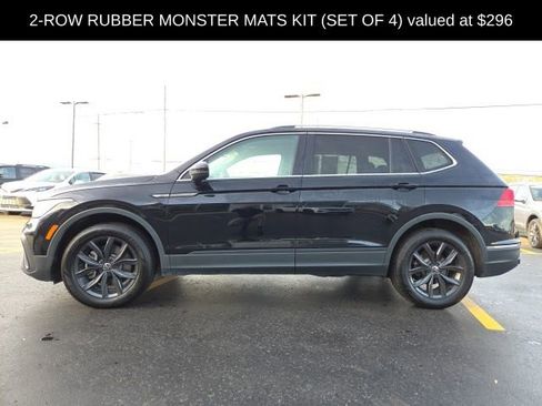 Used 2024 Volkswagen Tiguan SE w/ Panoramic Sunroof Package image 5