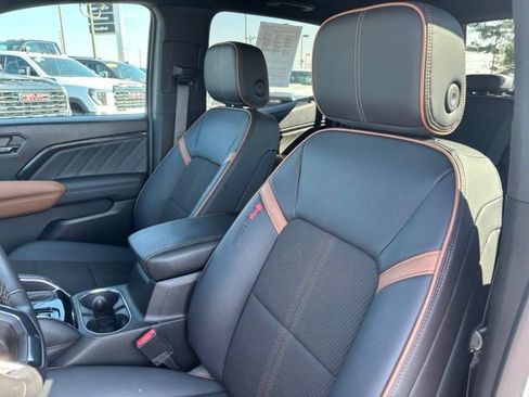 Used 2024 GMC Canyon AT4 AWD/4WD image 13