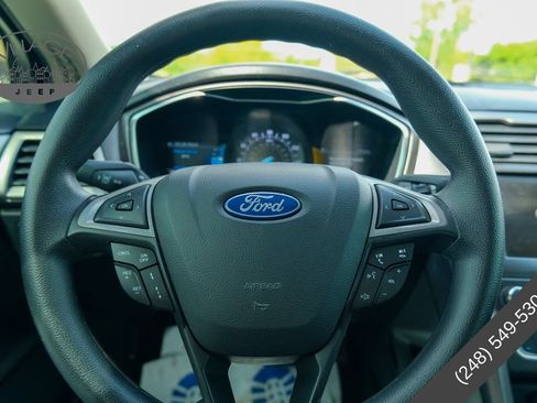 Used 2020 Ford Fusion SE FWD image 17