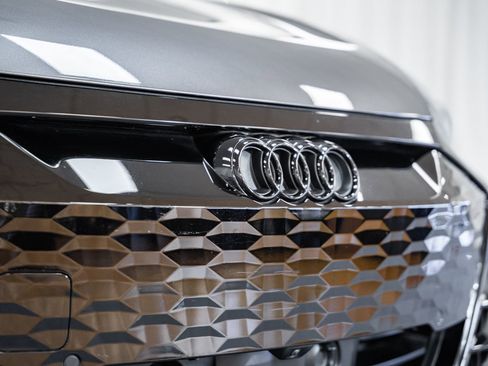 Used 2022 Audi RS e-tron GT w/ Carbon Performance Package image 7