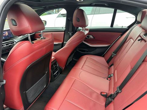 Used 2023 BMW 330i xDrive Sedan w/ Premium Package image 9