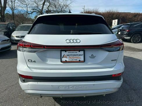 Used 2024 Audi Q4 e-tron Premium image 7