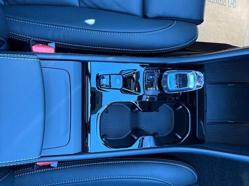 New 2026 Volvo XC40 B5 Ultra image 14