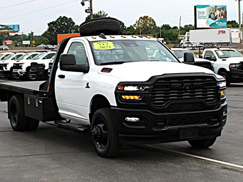 Used 2025 RAM 3500 Tradesman w/ Cold Weather Group AWD/4WD image 3