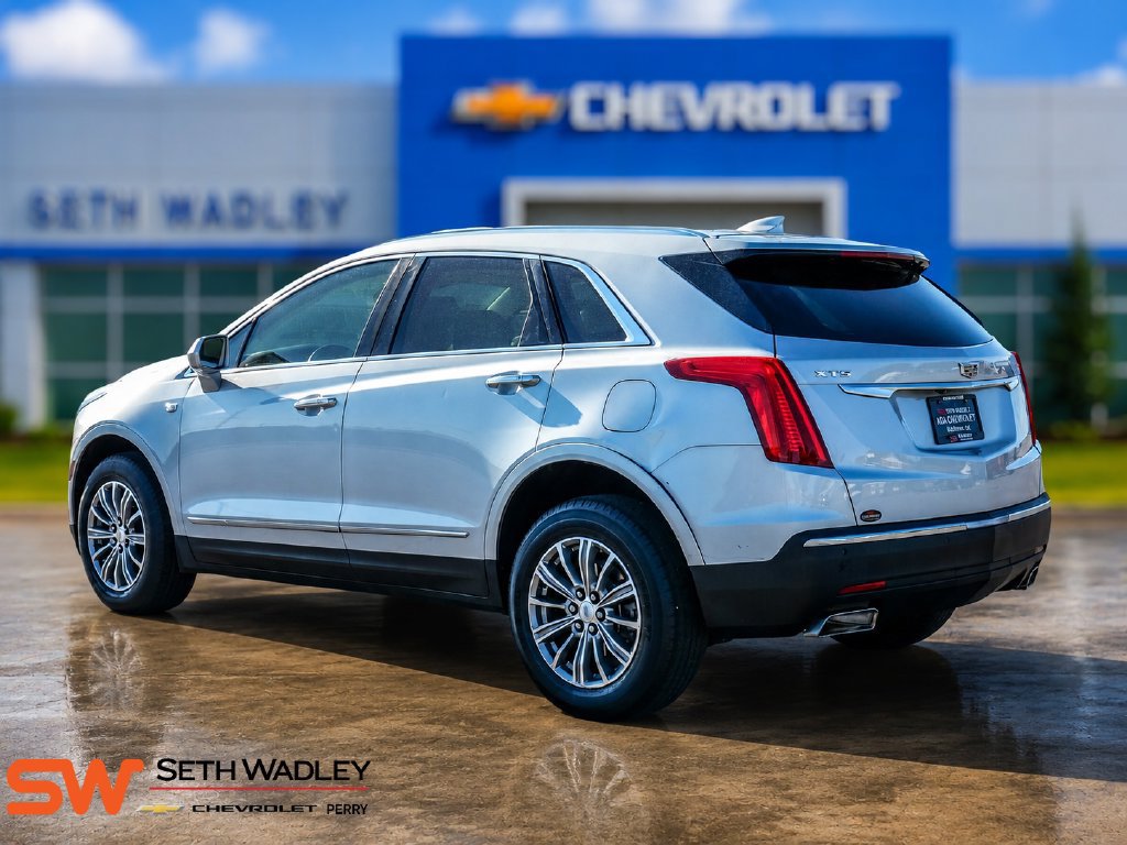 Used 2017 Cadillac XT5 Luxury w/ Driver Awareness Package FWD image 5