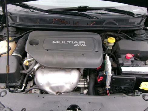 Used 2016 Dodge Dart SXT FWD image 9