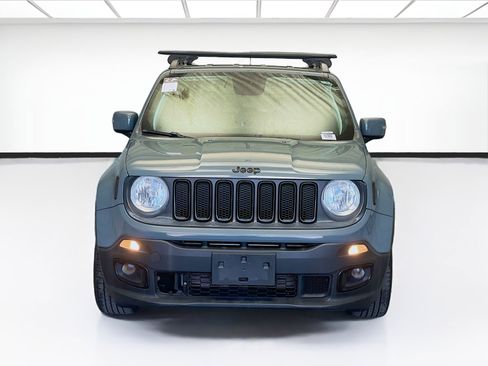 Used 2018 Jeep Renegade Altitude image 2