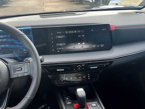 New 2025 Nissan Kicks SR image 6