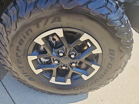 Certified 2024 Jeep Wrangler Unlimited Rubicon 4xe w/ Technology Group AWD/4WD image 4