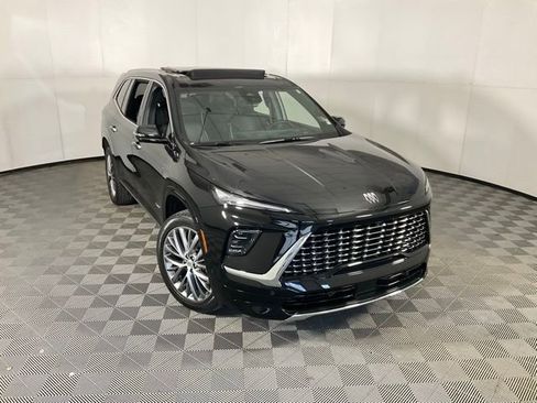 Used 2025 Buick Enclave Avenir w/ Super Cruise Package image 43