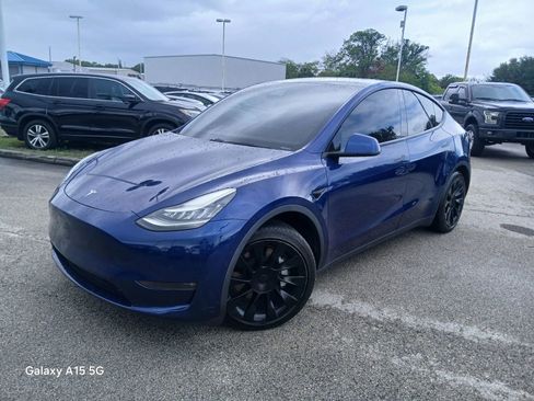Used 2020 Tesla Model Y Long Range AWD/4WD image 1