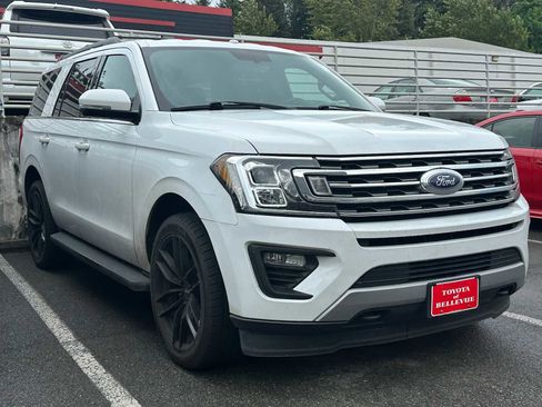 Used 2019 Ford Expedition XLT w/ Equipment Group 201A AWD/4WD image 6