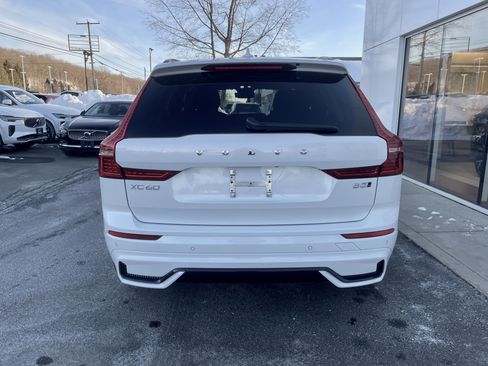Certified 2025 Volvo XC60 B5 Core image 5