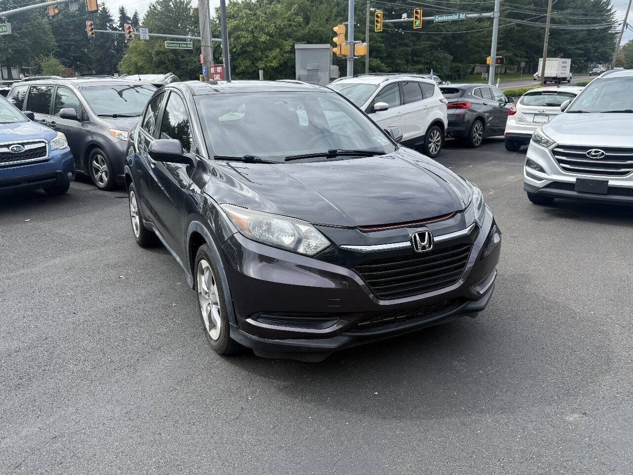 Used 2017 Honda HR-V LX image 2