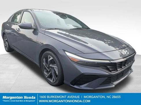 Used 2025 Hyundai Elantra SEL FWD image 1