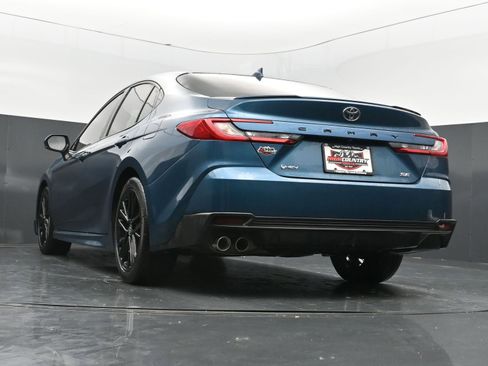 Used 2025 Toyota Camry SE FWD image 38