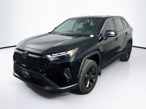Used 2025 Toyota RAV4 LE FWD image 3