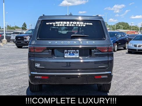 Used 2023 Jeep Wagoneer Series III w/ Premium Group I AWD/4WD image 7