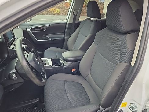 Used 2022 Toyota RAV4 LE image 13