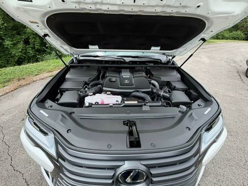 Used 2026 Lexus LX 600 4WD w/ Appearance Package image 39