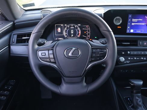 Used 2024 Lexus ES 350 350 w/ Premium Package image 16