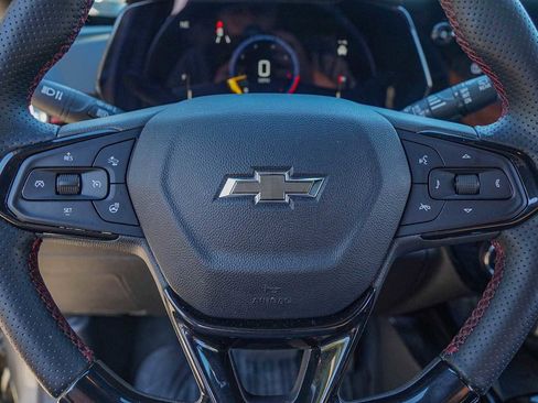 Used 2024 Chevrolet Trax RS w/ Sunroof Package image 13