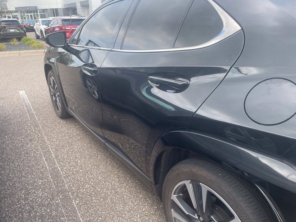 Used 2024 Lexus UX 250h AWD w/ Premium Package image 20