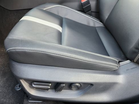 Used 2025 Toyota Camry SE w/ Convenience Package FWD image 21