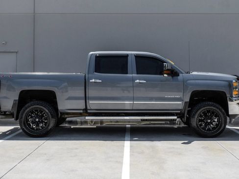 Used 2015 Chevrolet Silverado 2500 LTZ w/ Duramax Plus Package AWD/4WD image 10