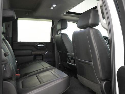 Used 2023 GMC Sierra 3500 Denali AWD/4WD image 17
