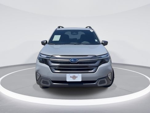 Used 2025 Subaru Forester Limited AWD/4WD image 2
