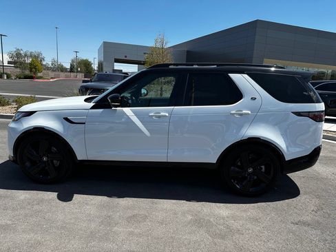 Used 2026 Land Rover Discovery Dynamic SE AWD/4WD image 13
