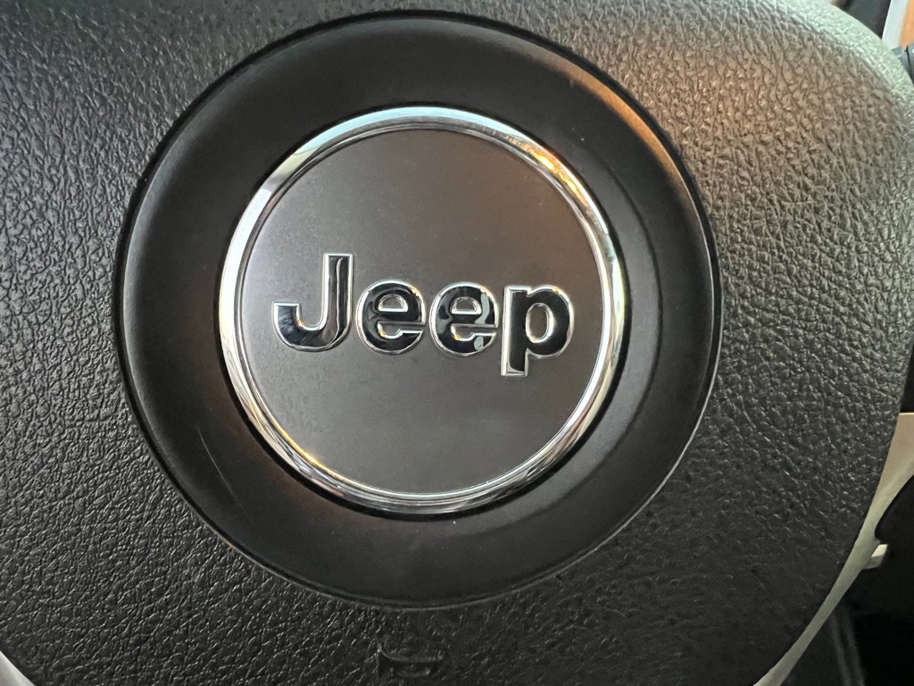 Used 2015 Jeep Cherokee Latitude FWD image 24