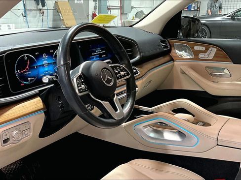 Used 2022 Mercedes-Benz GLS 450 4MATIC image 18